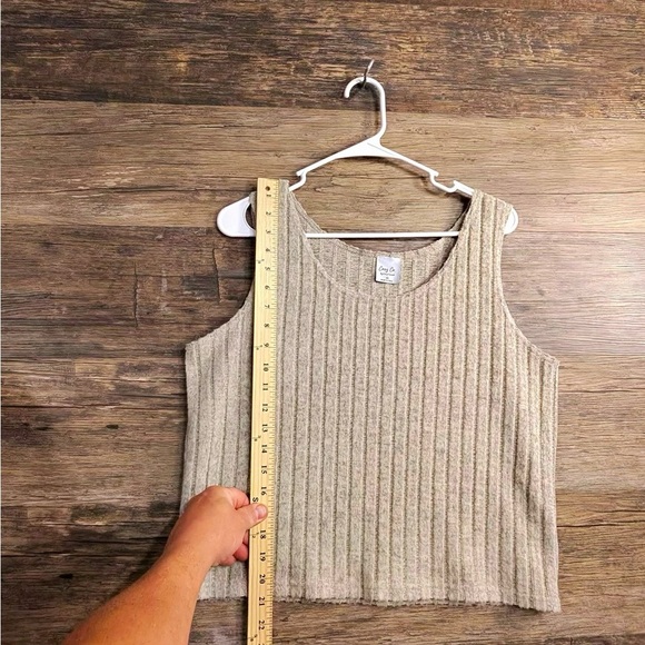Cozy Casual Beige Ribbed Tank Top - Picture 3 of 9